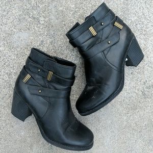 Naturalizer black booties